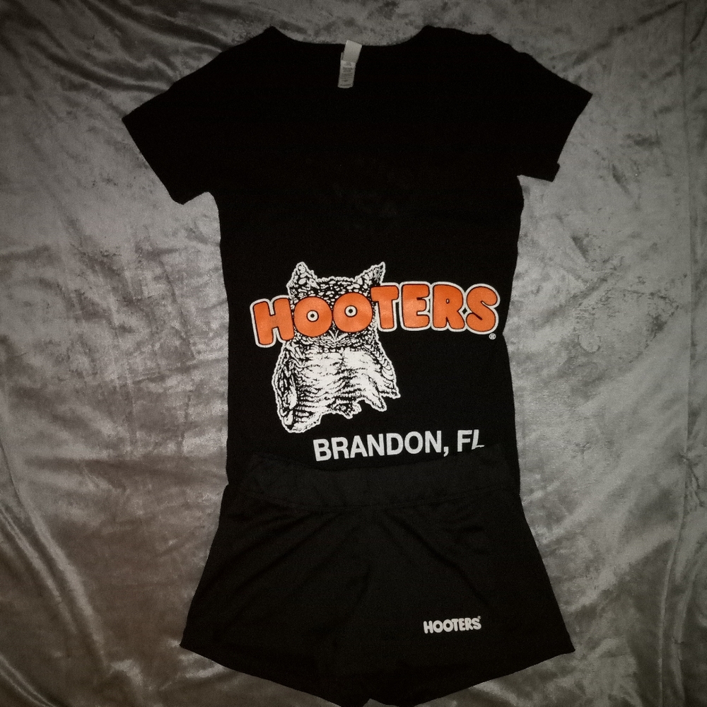 Hooters v-neck uniform set top+shorts XS/S
